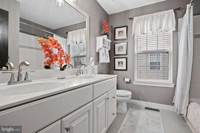 8 SARATOGA SPRINGS DR, Cinnaminson, NJ 08077