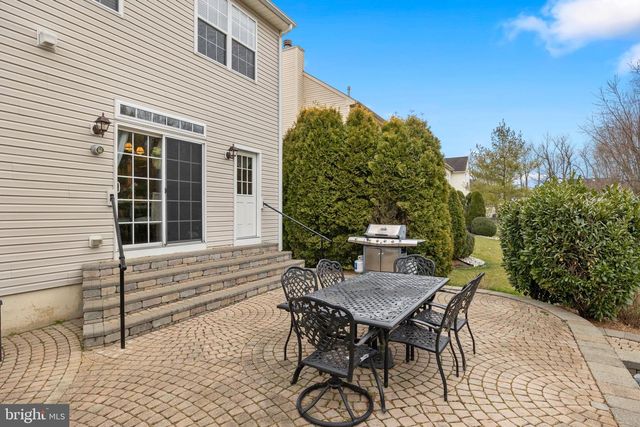 8 SARATOGA SPRINGS DR, Cinnaminson, NJ 08077