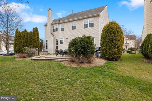 8 SARATOGA SPRINGS DR, Cinnaminson, NJ 08077