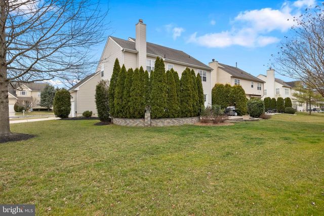 8 SARATOGA SPRINGS DR, Cinnaminson, NJ 08077