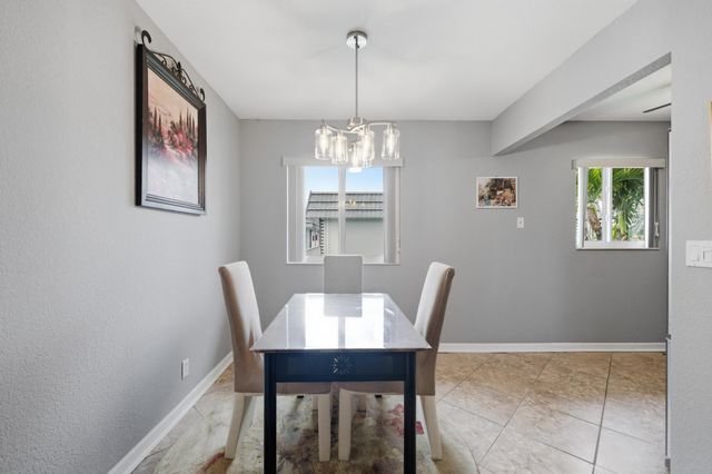 376 Saxony H, Delray Beach, FL 33446