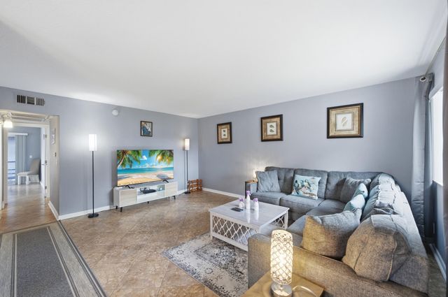 376 Saxony H, Delray Beach, FL 33446