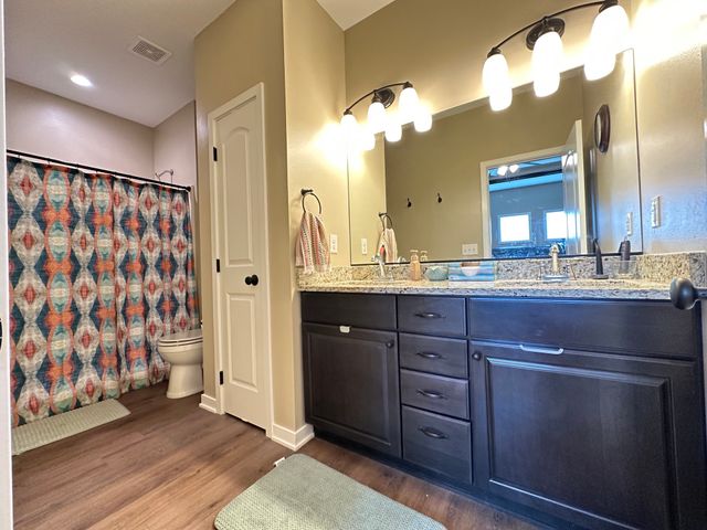 703 N 10th Avenue, Winterset, IA 50273