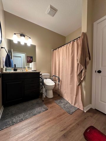 703 N 10th Avenue, Winterset, IA 50273
