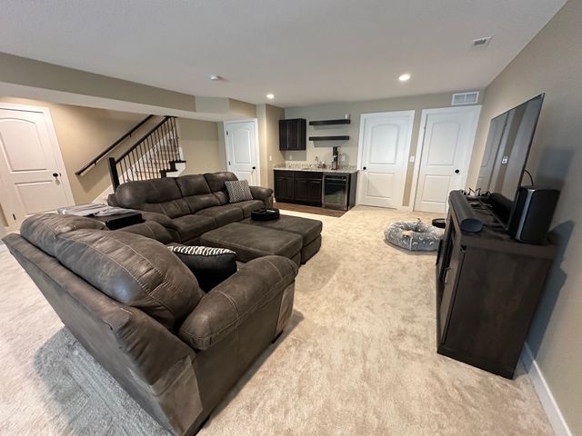 703 N 10th Avenue, Winterset, IA 50273