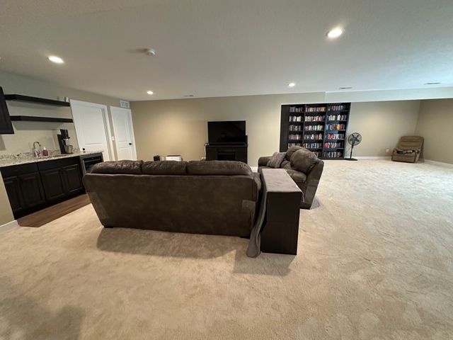 703 N 10th Avenue, Winterset, IA 50273