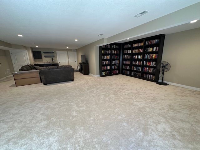 703 N 10th Avenue, Winterset, IA 50273