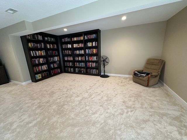 703 N 10th Avenue, Winterset, IA 50273