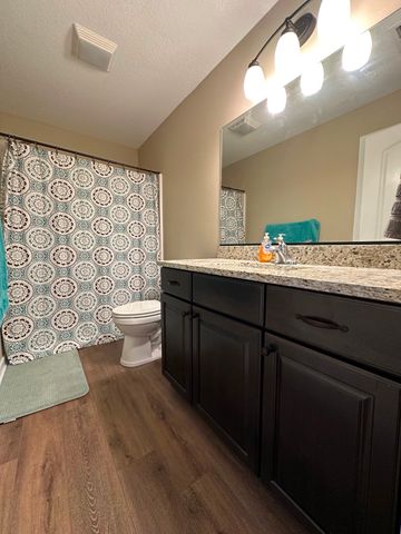 703 N 10th Avenue, Winterset, IA 50273