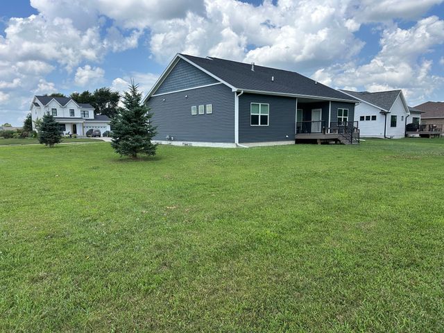 703 N 10th Avenue, Winterset, IA 50273