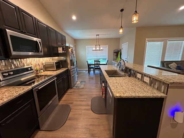 703 N 10th Avenue, Winterset, IA 50273