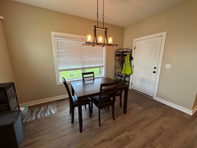 703 N 10th Avenue, Winterset, IA 50273