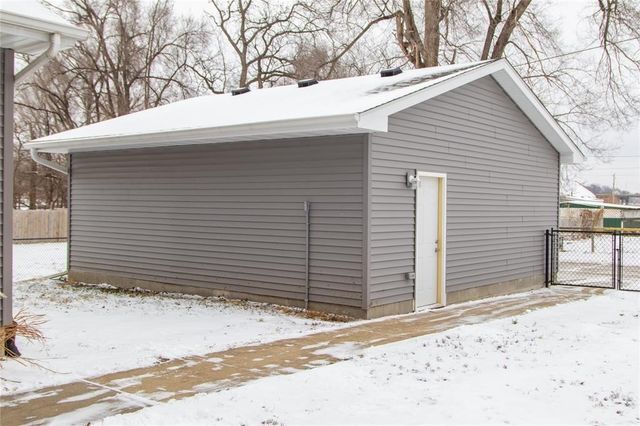525 SE 9th Street, Des Moines, IA 50309