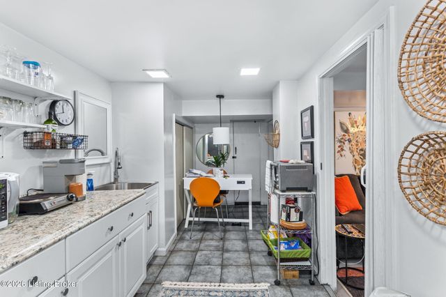 211 Pennsylvania Ave, Louisville, KY 40206