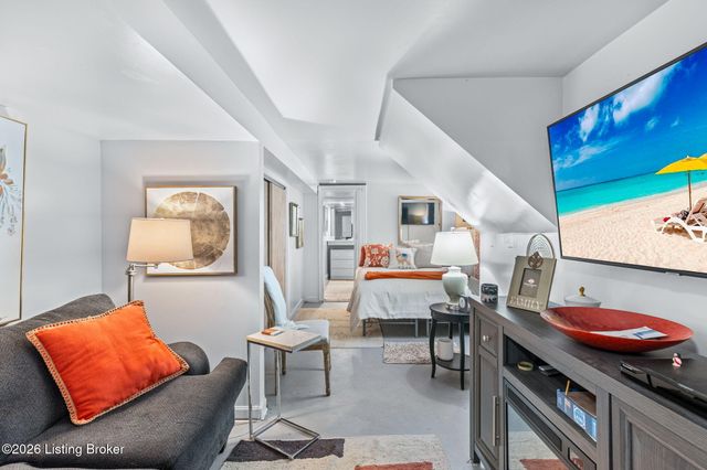 211 Pennsylvania Ave, Louisville, KY 40206