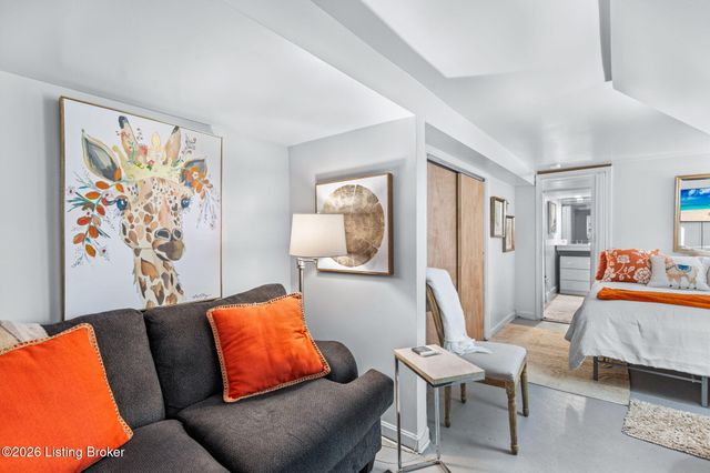 211 Pennsylvania Ave, Louisville, KY 40206