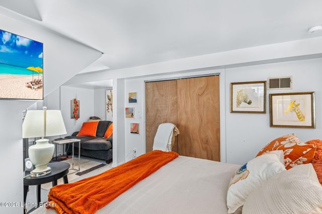 211 Pennsylvania Ave, Louisville, KY 40206