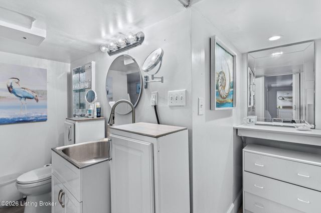 211 Pennsylvania Ave, Louisville, KY 40206