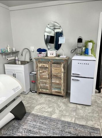 211 Pennsylvania Ave, Louisville, KY 40206