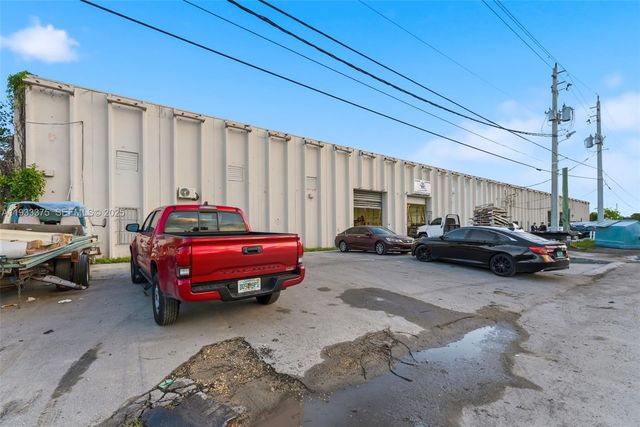 2275 NW 150th St, Opa-locka, FL 33054