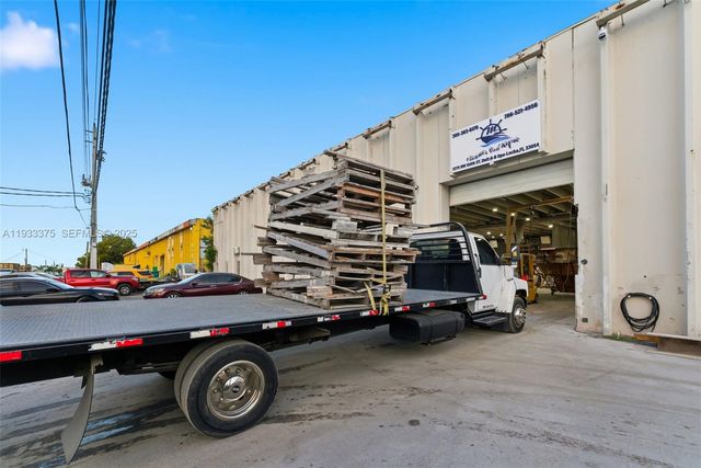 2275 NW 150th St, Opa-locka, FL 33054