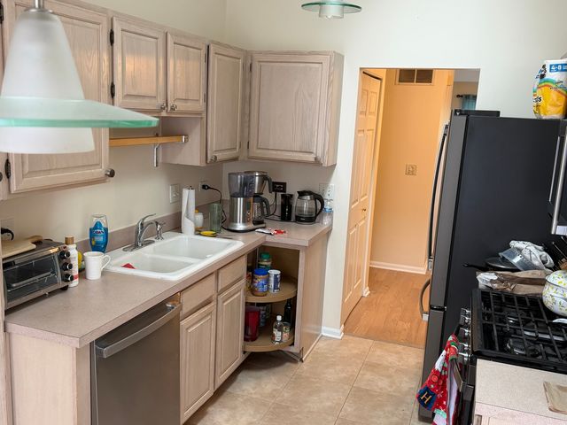 2674 S EMBERS A, Arlington Heights, IL 60005