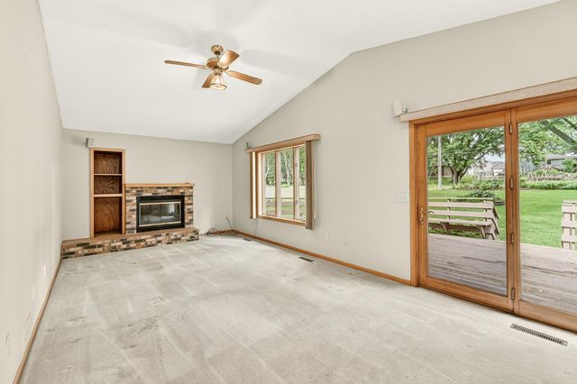402 Strathmore Lane SE, Rochester, MN 55904