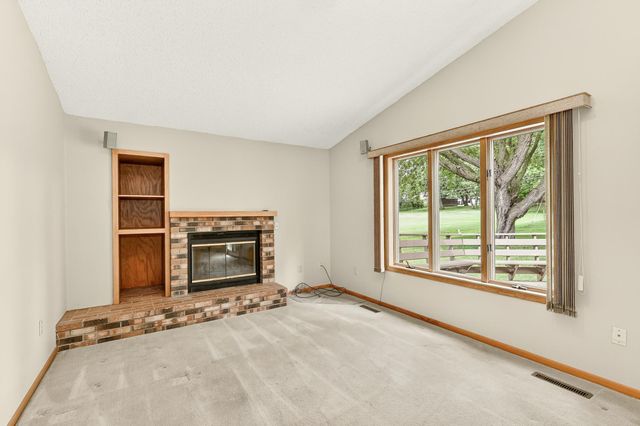 402 Strathmore Lane SE, Rochester, MN 55904