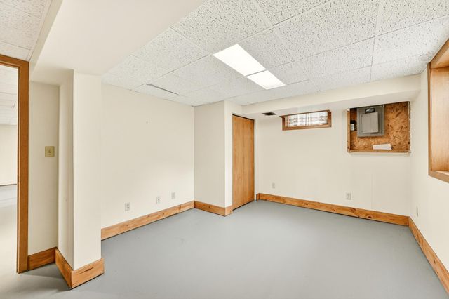 402 Strathmore Lane SE, Rochester, MN 55904