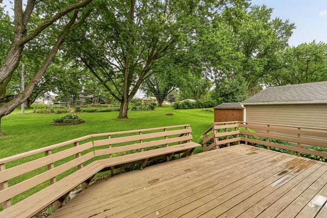 402 Strathmore Lane SE, Rochester, MN 55904