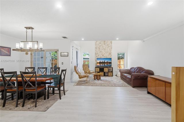 2822 N 34th Avenue, Hollywood, FL 33021