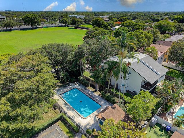 2822 N 34th Avenue, Hollywood, FL 33021