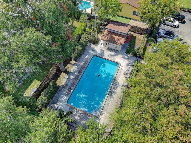 2822 N 34th Avenue, Hollywood, FL 33021