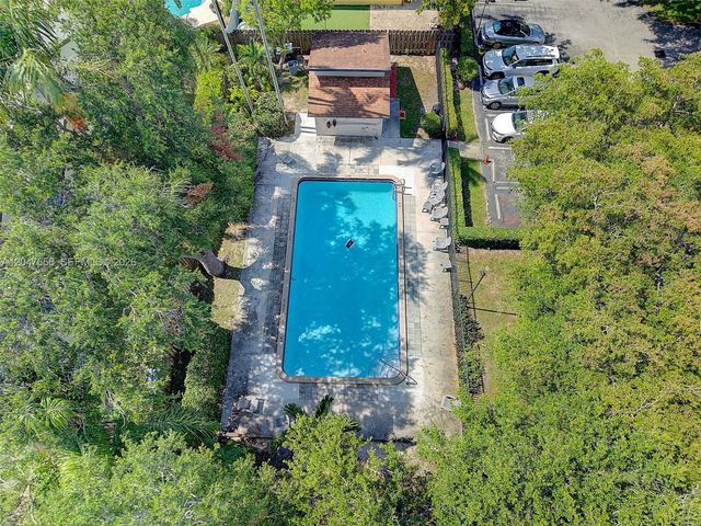 2822 N 34th Avenue, Hollywood, FL 33021