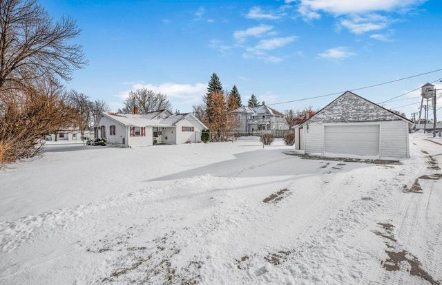 130 S 6th Street, Bird Island, MN 55310