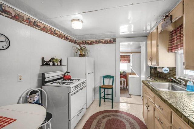 130 S 6th Street, Bird Island, MN 55310