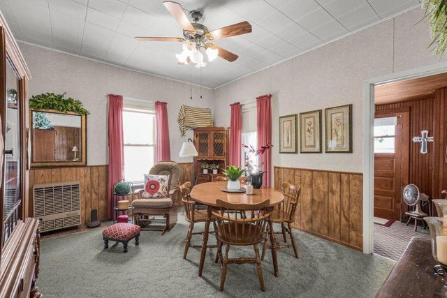 130 S 6th Street, Bird Island, MN 55310