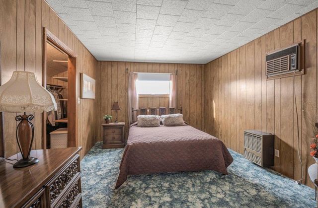 130 S 6th Street, Bird Island, MN 55310