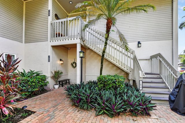 7659 Cinebar Drive, Boca Raton, FL 33433
