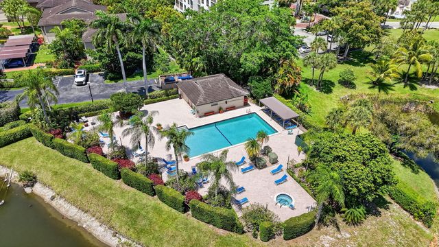 7659 Cinebar Drive, Boca Raton, FL 33433