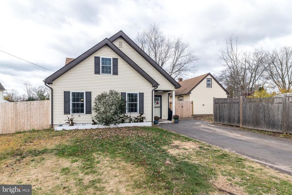 220 PENNBROOK AVE, Lansdale, PA 19446