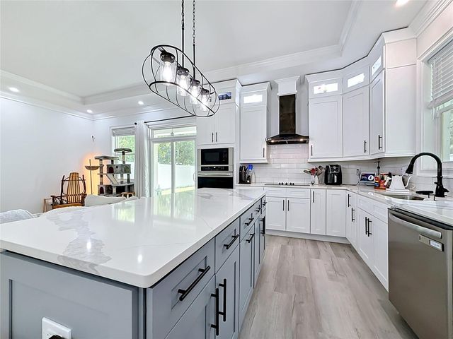 525 ELM STREET, Safety Harbor, FL 34695