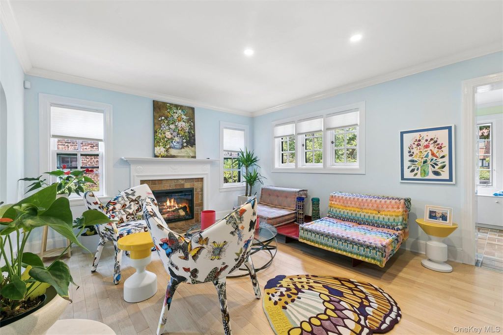 9 Whitson Street, Forest Hills, NY 11375 — photo 2