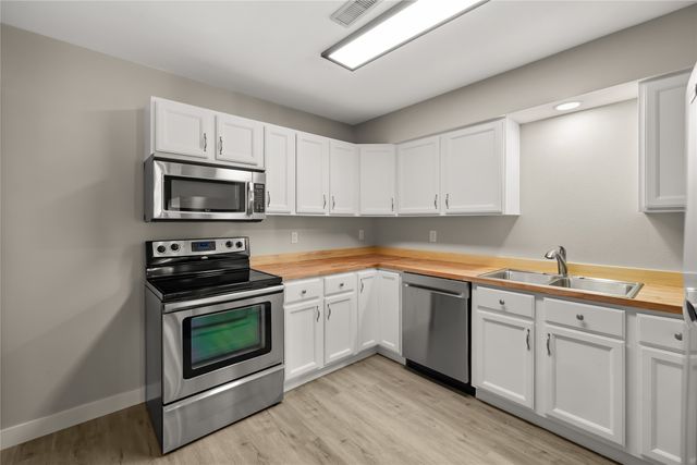 105 S 6th Street, Adel, IA 50003