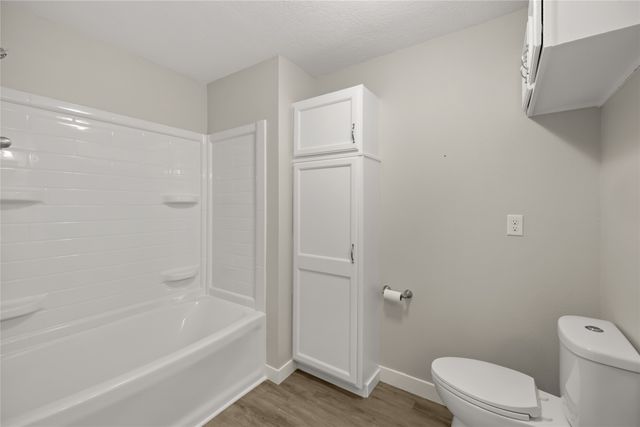 105 S 6th Street, Adel, IA 50003