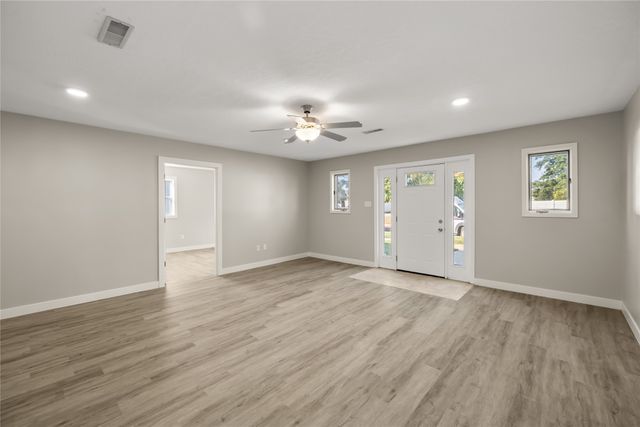 105 S 6th Street, Adel, IA 50003