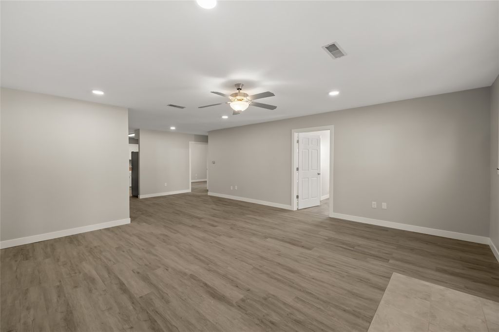 105 S 6th Street, Adel, IA 50003