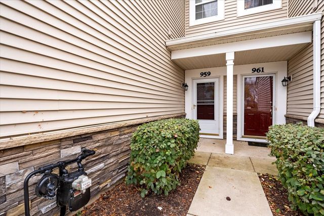 959 Genesee Drive, Naperville, IL 60563