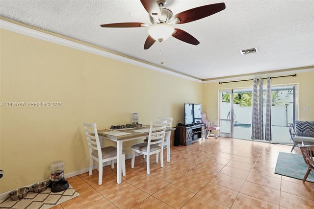 450 SE 7th St 242, Dania Beach, FL 33004