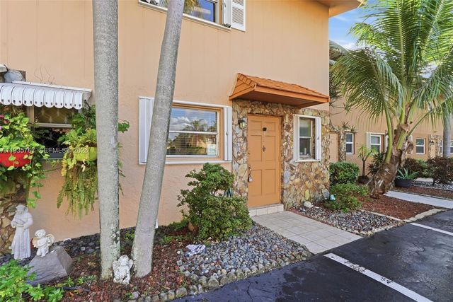 450 SE 7th St 242, Dania Beach, FL 33004